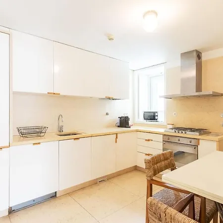 Guestready - Contemporary Flat W/ Garage In * Lisboa