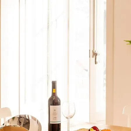 Apartman Guestready - Contemporary Flat W/ Garage In