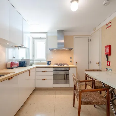 Guestready - Contemporary Flat W/ Garage In Apartman Lisboa