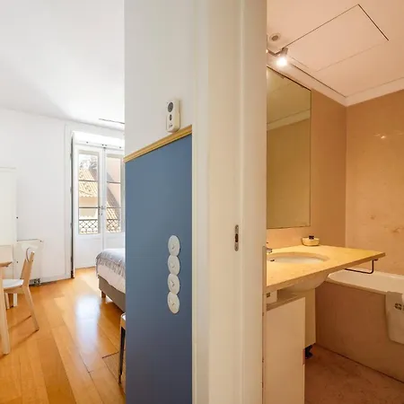 Guestready - Contemporary Flat W/ Garage In