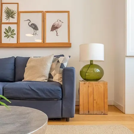 Apartman Guestready - Contemporary Flat W/ Garage In